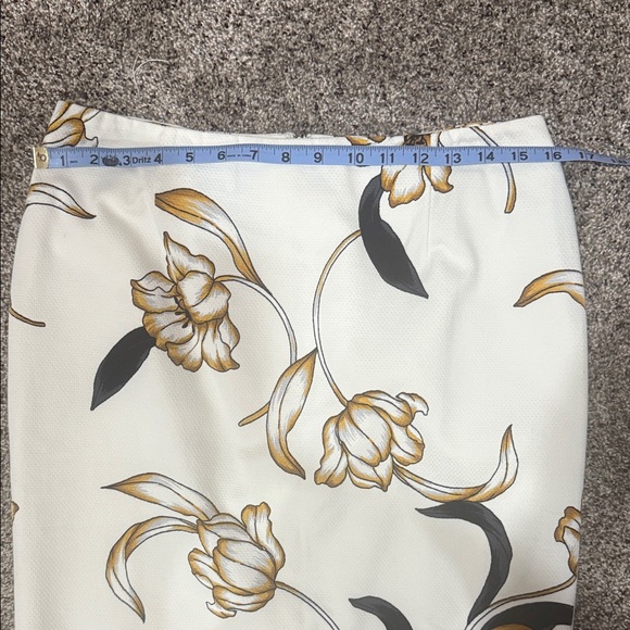 White House Black Market Cream Floral Pencil Skirt, Size 6 -NWT - Picture 10 of 12
